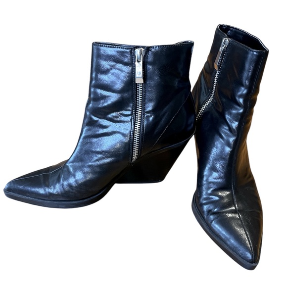 ZARA TRAFALUC | Ankle boots with thick soles - Size 38 UK or 7.5 US - Picture 1 of 10